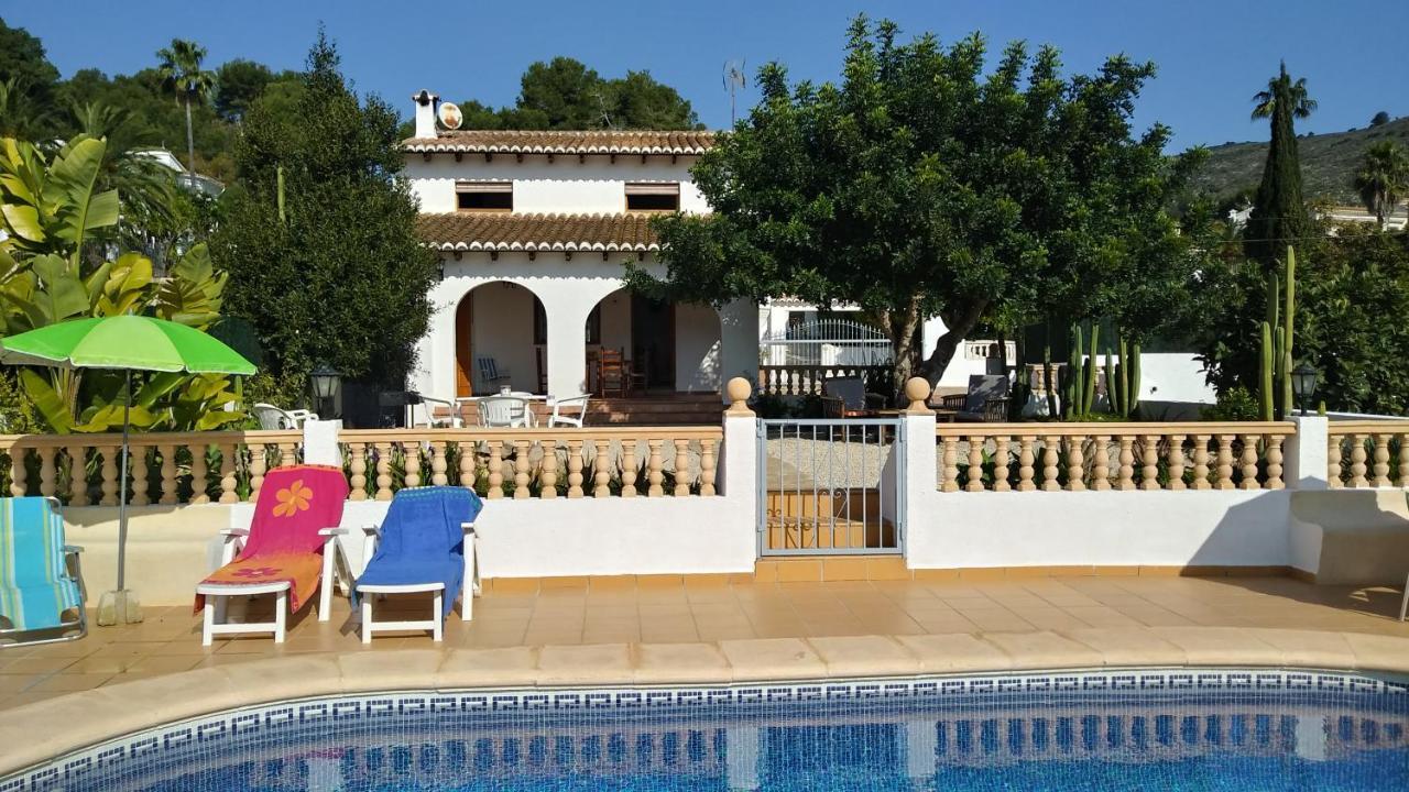 Larnella Holiday home